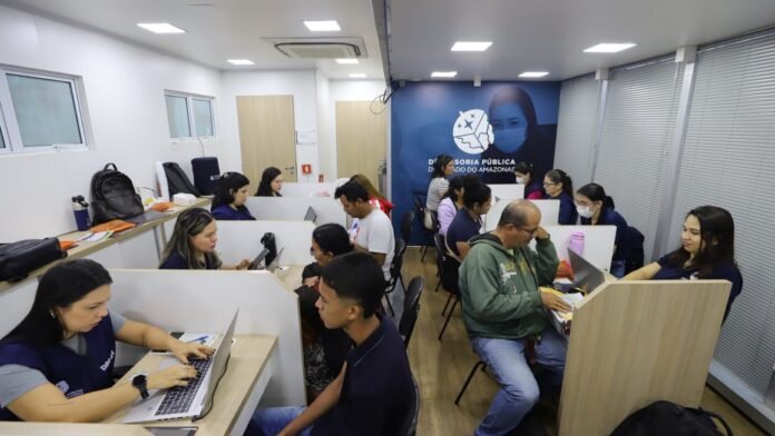 Defensoria Itinerante oferece atendimento jurídico gratuito em Manaus no dia 18 de abril em dois bairros. Veja serviços e locais.