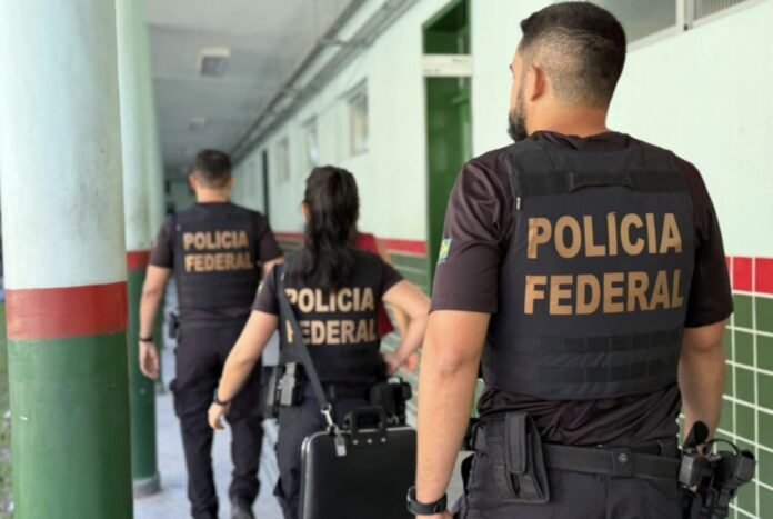 A Justiça Federal autorizou o afastamento de um professor e buscas no Amazonas para apurar crimes contra a dignidade sexual de adolescentes em escola federal.