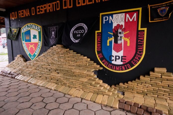 PMAM apreende 13,4 toneladas de drogas e captura 390 foragidos no Amazonas, com aumento nas prisões e uso de tecnologia policial.