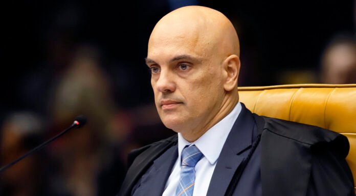 Lei da Dosimetria tem aplicação suspensa por Moraes e condenados do 8 de janeiro ficam sem redução de penas até decisão final do STF.