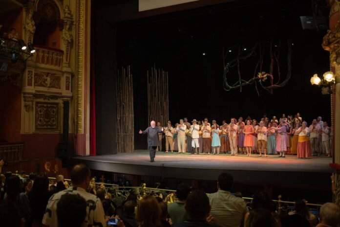 Assista ‘Salvator Rosa’ no Festival Amazonas de Ópera. Montagem histórica de Carlos Gomes une talentos locais e do Rio no Teatro Amazonas.