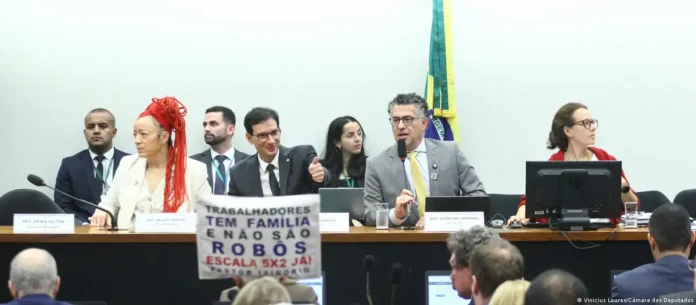 Veja o que muda na legislação com a PEC do fim da escala 6x1.
