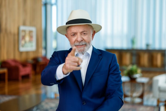 Lula visita Manaus para entregar moradias do Minha Casa, Minha Vida e anunciar investimentos no setor naval do Amazonas.