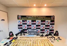 PF faz buscas contra esquema de roubo de ouro no Amazonas PF cumpre mandados em Manaus contra grupo suspeito de roubo de ouro. Investigação aponta o envolvimento de três policiais e ligação com apreensão milionária.