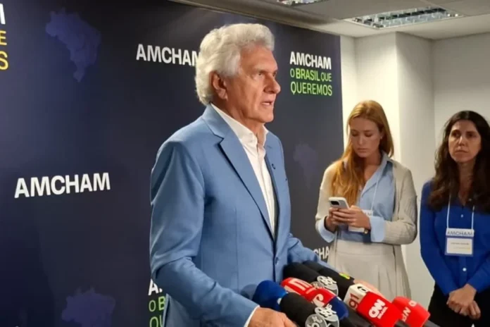 Caiado defende uso das Forças Armadas na Amazônia e propõe classificar facções criminosas como organizações terroristas.