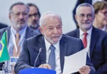 Lula reafirma candidatura à reeleição e defende Mercosul acima de diferenças políticas Lula confirma intenção de disputar a reeleição e defende integração do Mercosul com PIX regional e cooperação entre os países.
