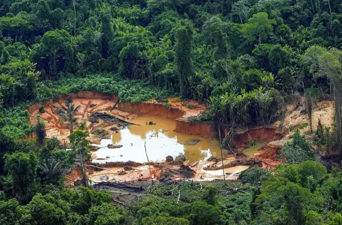 Projeto de mineração avança na Câmara após aprovação da urgência e amplia debate sobre garimpo, fiscalização e meio ambiente.