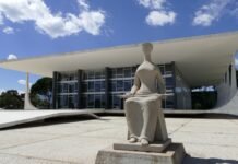 STF dá 60 dias para plataformas digitais cumprirem novas regras STF define prazo para plataformas digitais adotarem medidas contra conteúdos ilegais e amplia responsabilização civil.