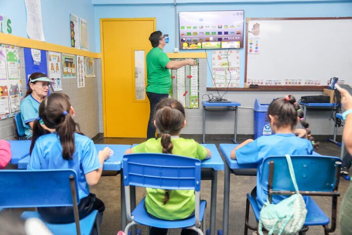 Rede municipal de Manaus ganha núcleo especializado para alunos com altas habilidades.