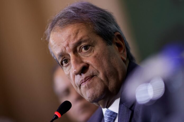 Justiça bloqueia R$ 119 milhões em bens de Valdemar Costa Neto durante investigação sobre emendas parlamentares.