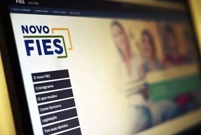 Inscrições do Fies 2026 terminam em 17 de julho. Seleção oferece 44.867 vagas e reserva metade para o Fies Social.