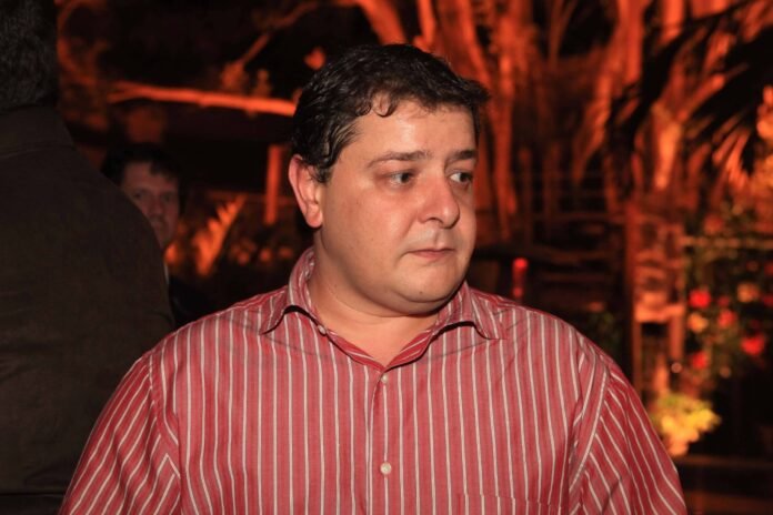 PGR pede que inquéritos contra Lulinha sejam enviados à primeira instância. STF ainda não decidiu sobre a solicitação.