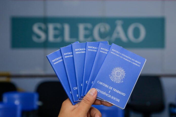 Sine Manaus oferta 790 vagas de emprego nesta quinta (13), com atendimento em dois postos de Manaus e orientação sobre cadastro e seguro-desemprego.