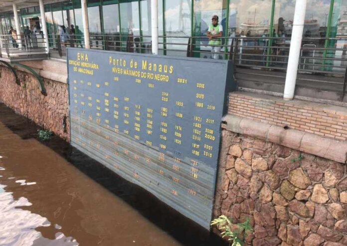 Rio Negro encerra agosto em Manaus com 24,19 metros, 4,17 metros acima da cota registrada no mesmo período de 2024.