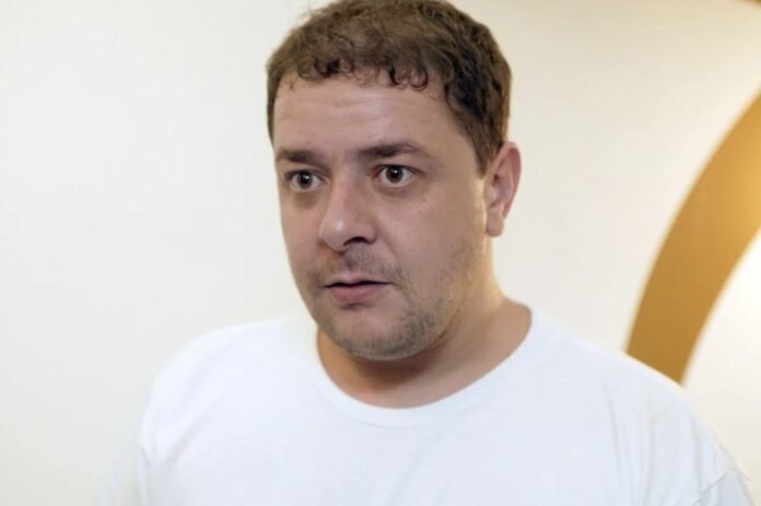 Polícia Federal solicita ao STF a abertura de um terceiro inquérito contra Lulinha para apurar suspeitas de tráfico de influência.