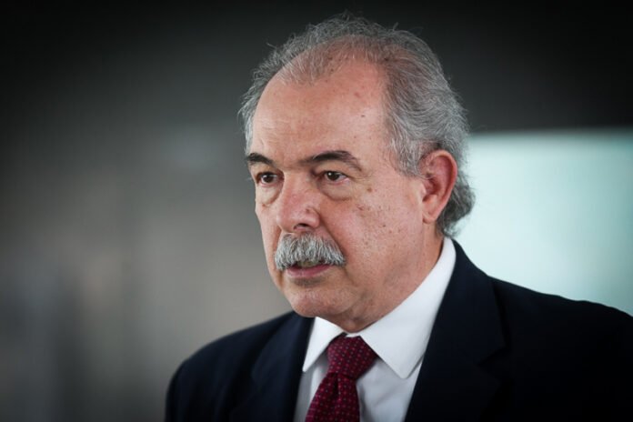 BNDES registra alta de 340% nos recursos aprovados para o Amazonas, com investimentos em indústria, saneamento, infraestrutura e inovação.